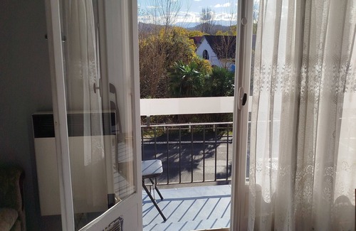 Centre Ville Apartment | Entire apartment with all privacy 5 minutes walk from Pau train station and