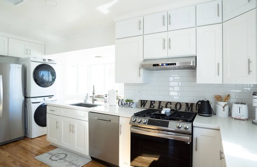 Belmont Heights House | Entire Beach Home with AC/2nd St/Free Parking