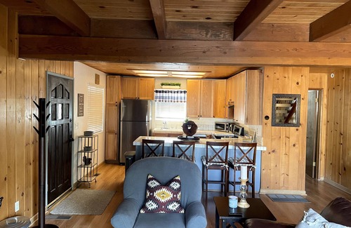 Arrowbear Lake Cabin | Entire Cabin! Cozy 2 bedroom that sleeps 6. Just minutes from Snow Valley!