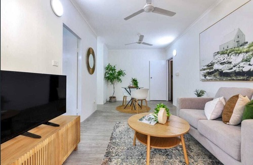 Darwin City Centre Apartment | Entire Chick Unit On The Esplanade In Darwin City