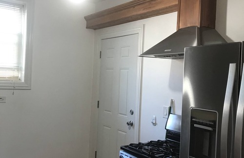 Irving Park Apartment | Entire city apartment with free street parking