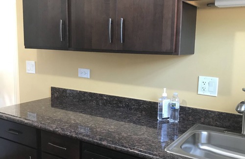 Irving Park Apartment | Entire city apartment with free street parking