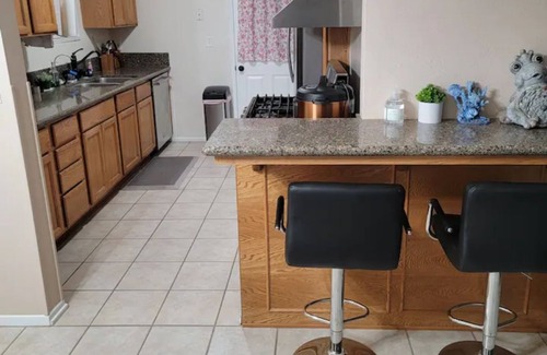 Lancaster House | Entire Clean 2 Bedrm/1 Full Bath/Kitchen/Laundry