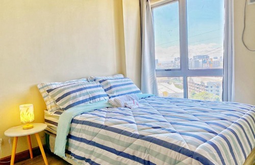 Muntinlupa Apartment | Entire Condominium City view