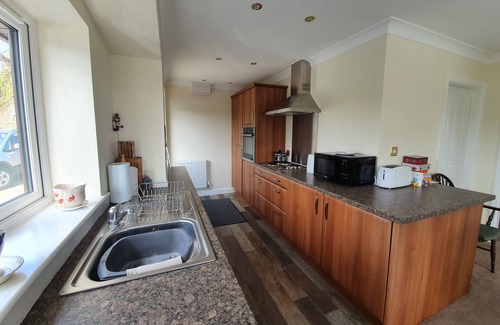 South Ferriby House | Entire Detached Cottage in Stunning Rural Village