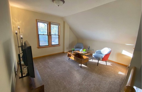 St. Cloud Bed & Breakfast | Entire Duplex in St. Cloud with Computer Office and 10% Wkly Discount