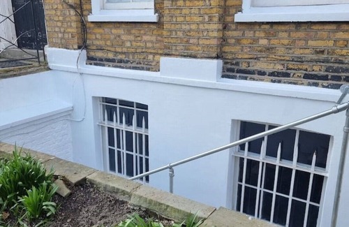 Faraday Apartment | Entire Ground Floor Flat, Free Parking and Gardenn