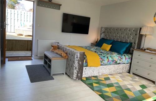 Highcliffe-on-Sea Apartment | Entire guest suite in Highcliffe Dorset