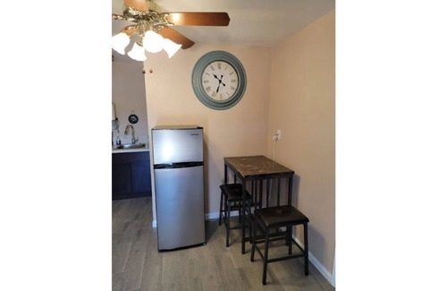 Lancaster House | Entire Guest-home 1 Bedroom & Bath & Kitchenette