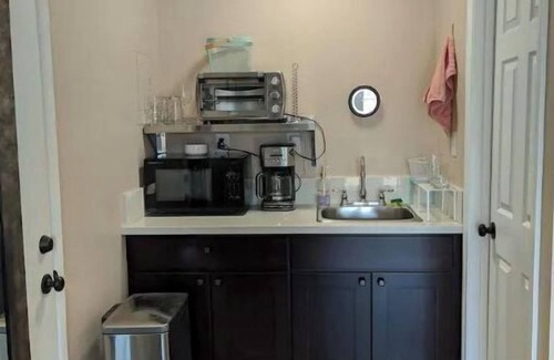 Lancaster House | Entire Guest-home 1 Bedroom & Bath & Kitchenette