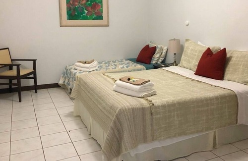 Santa Rita House | ☆ ENTIRE GUEST HOUSE 2 BED 1 BATH SANTA RITA ☆