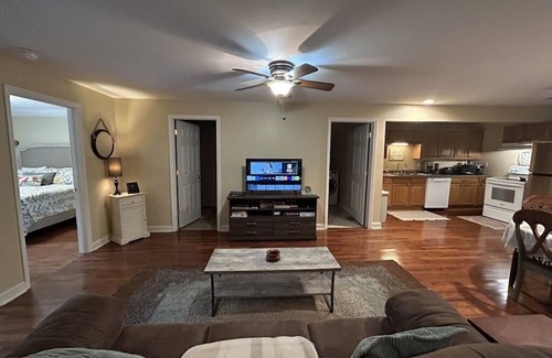 Goodlettsville House | Entire Guesthouse on Nashville Horse Farm Close to Downtown