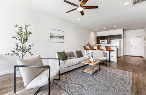 Baton Rouge Apartment | Entire High-Rise Apartment - 2BD