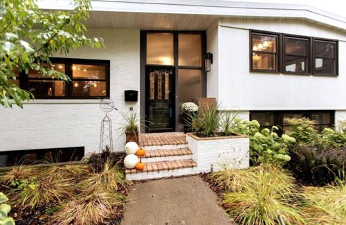Fargo House | Entire historic on Iconic 8th St w/indoor pool