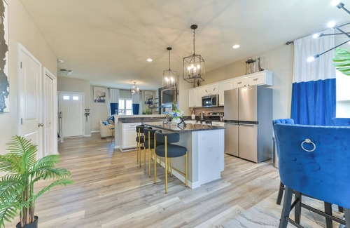 Ankeny House | Entire Home-Beautiful 4BR, 3.5BA Retreat in Ankeny, Iowa 2 King Beds, Fenced, AC