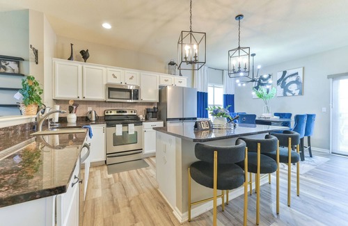 Ankeny House | Entire Home-Beautiful 4BR, 3.5BA Retreat in Ankeny, Iowa 2 King Beds, Fenced, AC