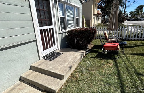 East Side Costa Mesa House | Entire Home by Newport Beach, Disneyland and SNA! Pet Friendly Home Downtown