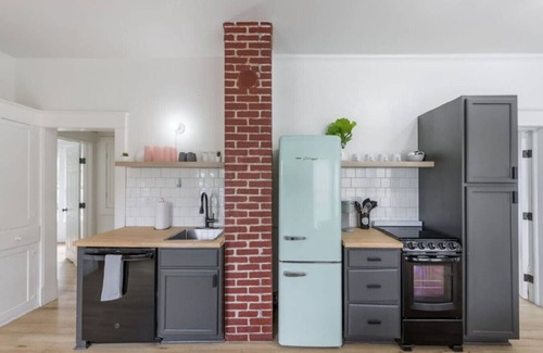 Rosedale House | Entire Home for families in Kansas City!