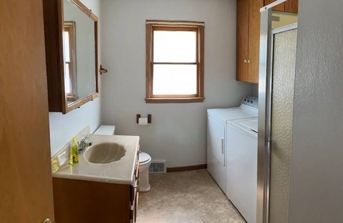 Aberdeen House | Entire home in Aberdeen South Dakota