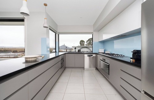 Collector House | Entire Home in Collector with a beautiful view for the whole family!