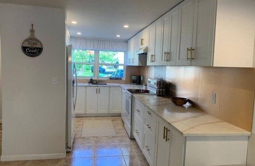 Bahamas Terrace Condo | Entire Home - Relaxing Ocean View Condo