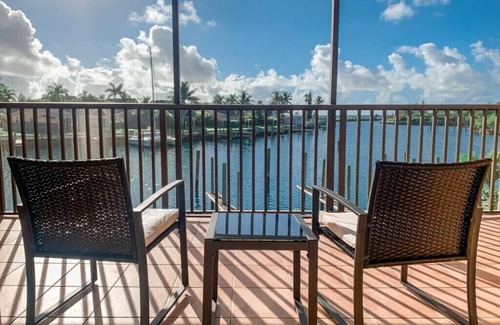 Bahamas Terrace Condo | Entire Home - Relaxing Ocean View Condo