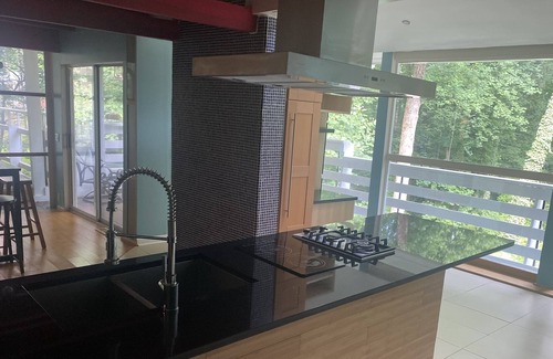 Northlake House | Entire Home Retreat Rustic Modern Style Women or Mothers with children only.