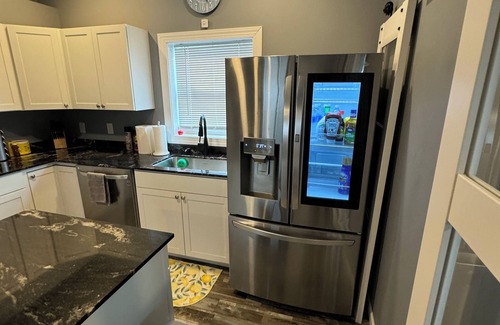 Cortland House | Entire house, 6 Bedroom. Newly remodeled duplex house with Central Air!
