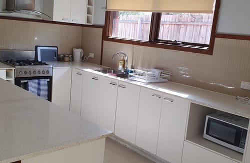 Melton House | Entire House-close to Supermarket/gym/Restaurants