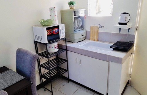 Mabalacat City Apartment | ENTIRE HOUSE/FULLY AIR CONDITIONED/HiSpeed Wifi. Cable TV. Smart TV