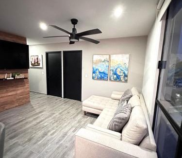 Gustavo A. Madero Apartment | Entire Luxurious Apartment in Shopping Mall