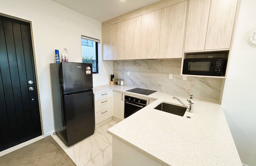 Auckland House | Entire Luxury Cosy Townhouse with Master Bedrooms,10 min to Airport/Sylvia Park