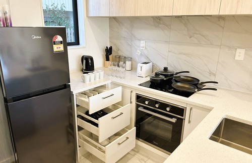 Auckland House | Entire Luxury Cosy Townhouse with Master Bedrooms,10 min to Airport/Sylvia Park