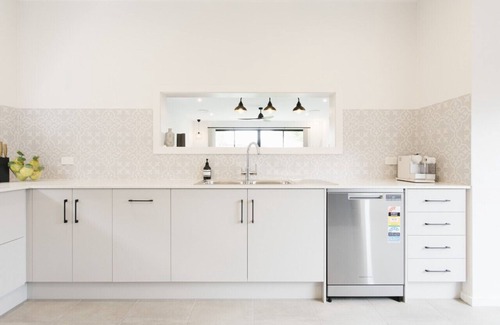 Brighton House | Entire Luxury Townhouse - 5BR - 3BTH