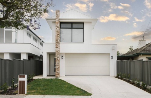 Brighton House | Entire Luxury Townhouse - 5BR - 3BTH
