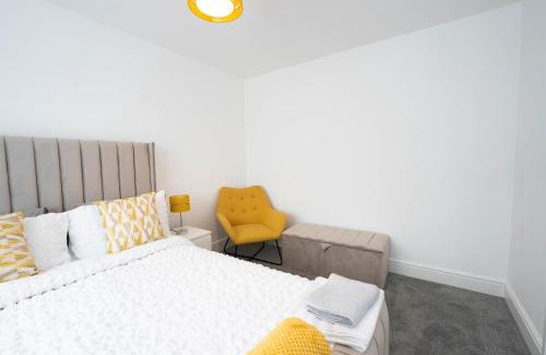 Worksop House | Entire Modern Home with Private Parking for 6/8 Persons