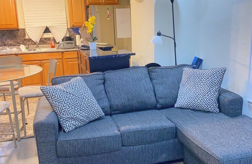 Green Tree House | Entire Pittsburgh-Carnegie 4Bdr, 2Bath Home King Bed, FreeParking,Patio & Pouch!