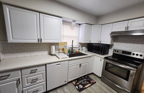 Calverton House | Entire property, 8bedrooms, 11 beds, Free Parking