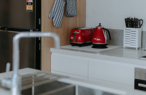 Glen Iris Apartment | Entire Spacious 3BR Luxe Apt in Camberwell