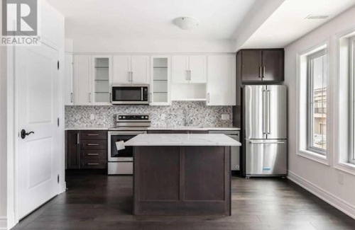 Richmond Hill House | Entire Studio House, Full Kitchen, Bath, Free Parking