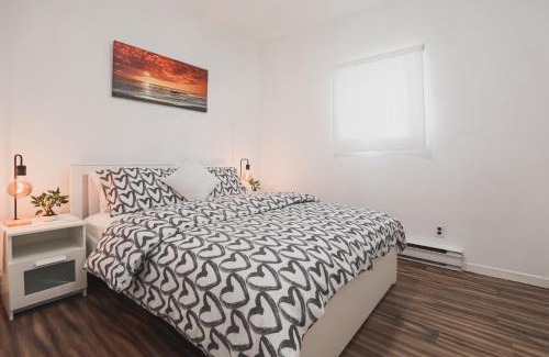 Moncton Apartment | Entire Suite near YQM, NBCC, Champlain mall and Moncton Hospital