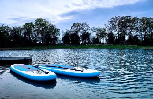 Marion House | Entire Three Cabins Property Perfect for Big Groups in Marion, Illinois