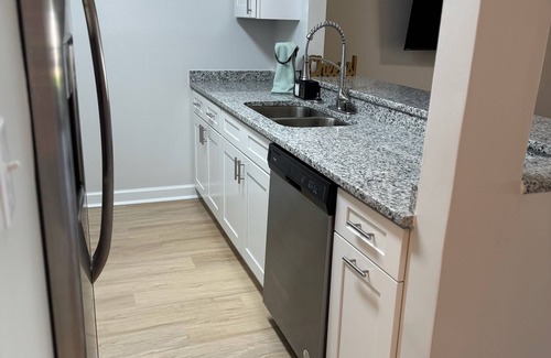 Columbia Condo | Entire unit - Pet Friendly - Safe, Gated Community - Close to Downtown Columbia