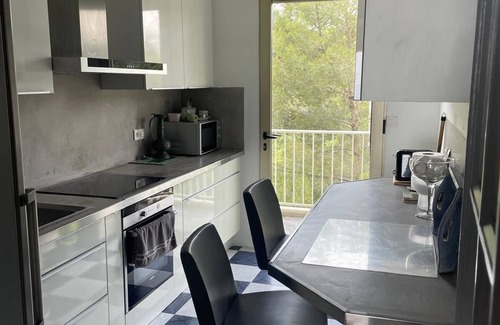 Bastide Giraud Apartment | Entre Ciel et Mer : Évasion à Cagnes-sur-mer Avec Terrasse Panoramique