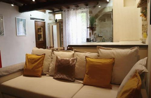 Castillon-du-Gard Apartment | Entre Uzès et le Pont-du-Gard le Logis d'Autrefois