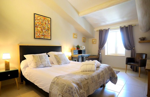 Pujaut Bed & Breakfast | Entre Vigne et Garrigue