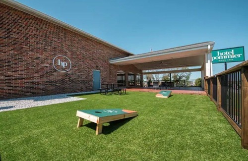 Indianola Apartment | Epic Corporate Apartment @ Hotel Pommier
