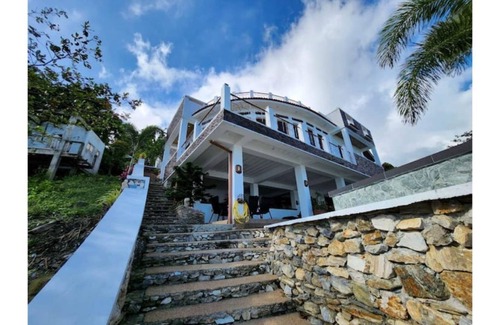 Puerto Galera House | Epic Oceanfront Vista Puerto Galera Beach Villa