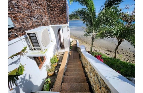 Puerto Galera House | Epic Oceanfront Vista Puerto Galera Beach Villa