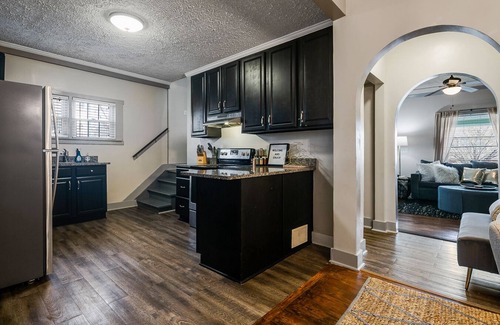 Deer Park House | EPIC STOCKED BARDSTOWN RD 2B2BA HOME WITH INDOOR FIRE TABLE AND 3 PATIOS